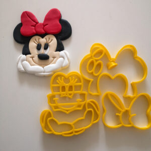 Minnie mouse-posing